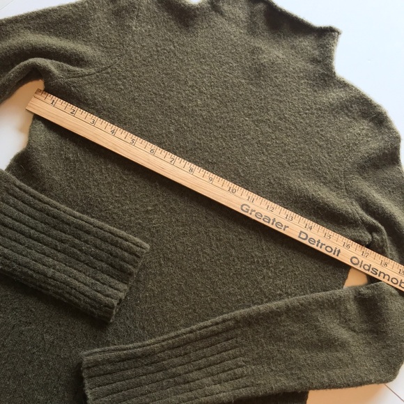 Madewell Inland Turtleneck Sweater in Coziest Yarn - Picture 3 of 8